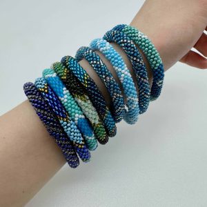 Top-selling fashion Nepalese glass beaded bracelet for women, handmade crochet beaded bracelet, can add essential oils or perfume